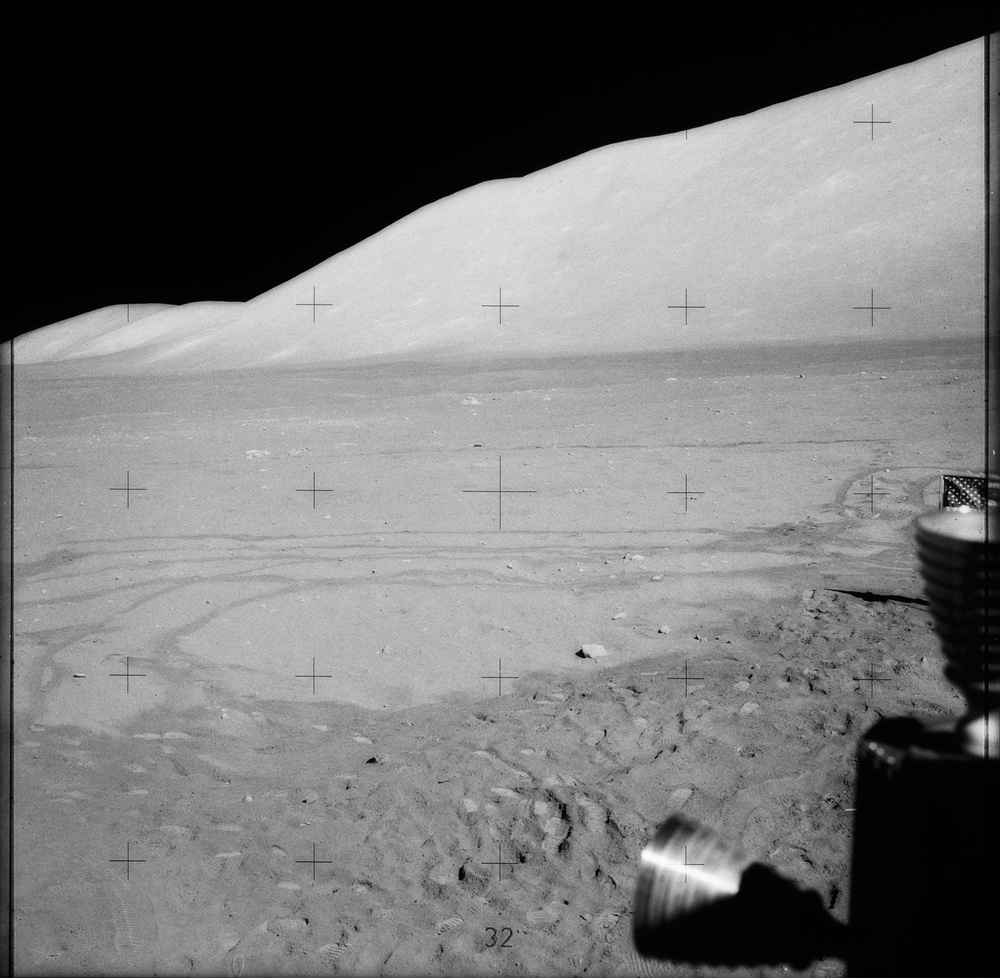 Apollo 17, Sta LM, LM Window Pan, Flag