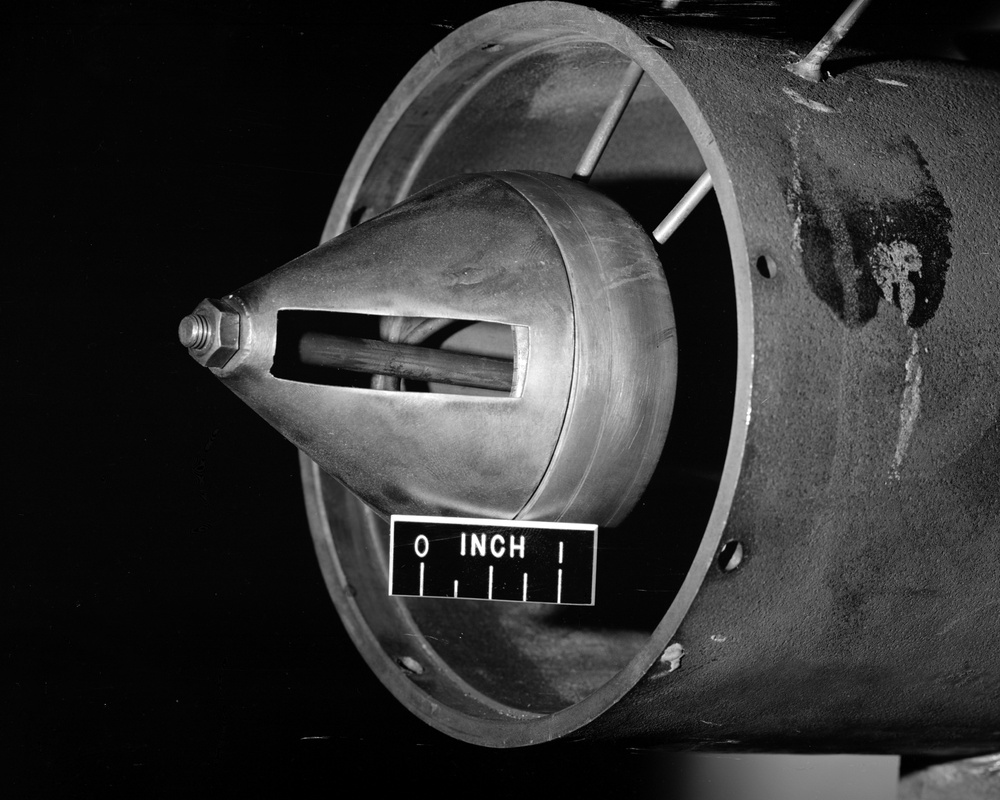 PLUG NOZZLE WITH AUXILIARY JET FROM PLUG - JET DEFLECTION PROGRAM