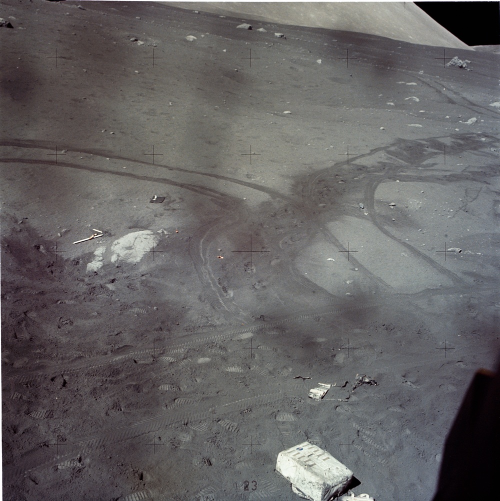 Apollo 17, Panorama of the moon from Lunar Module