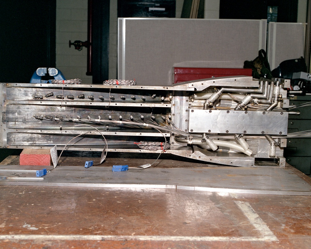 NASP MODEL IN TEST SECTION AND PARTS