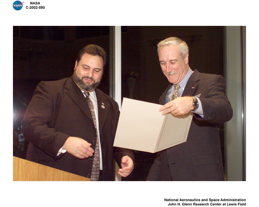 VISIT TO NASA GLENN RESEARCH CENTER BY NASA ADMINISTRATOR SEAN O'KEEFE