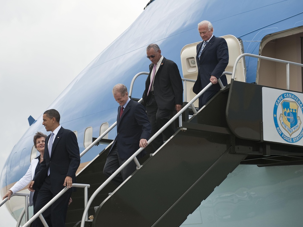 President Obama and Advisers Visit Space center