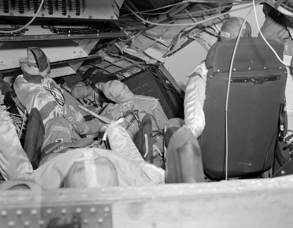 AIRPLANE CRASH FIRE PROGRAM MATERIAL - S6-116 R-50 APRIL 19 1955