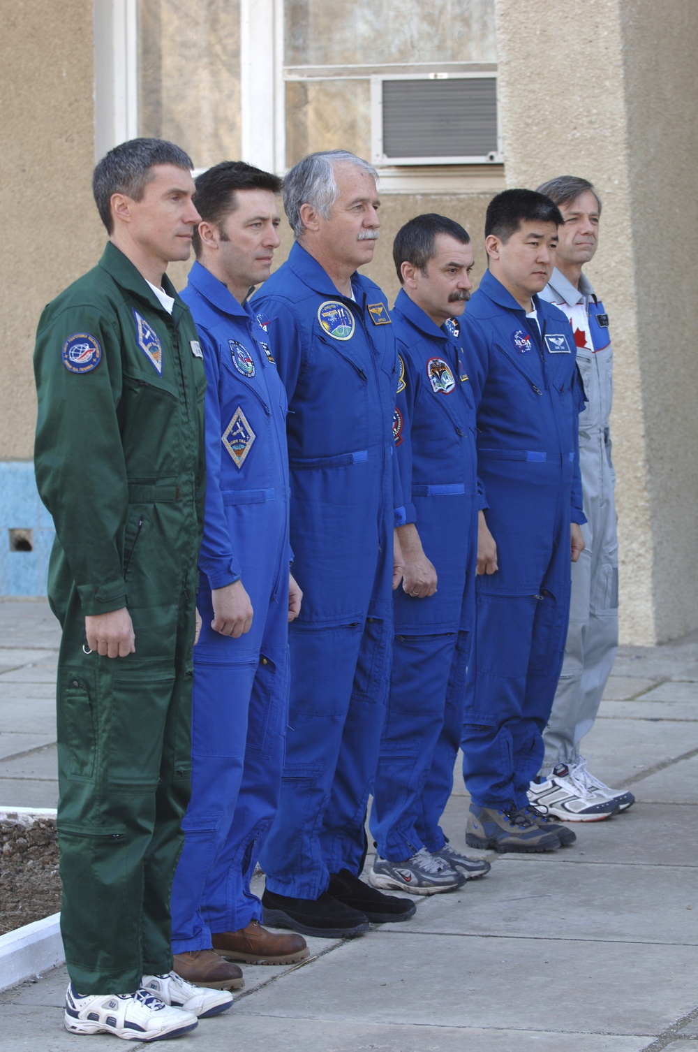 Expedition 11  Flag Raising