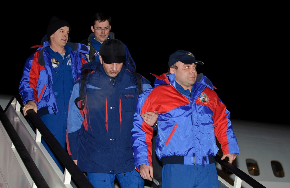 Soyuz TMA-16 Lands