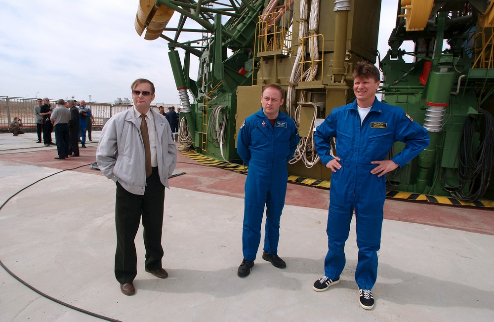 Expedition 9 Preflight Activities