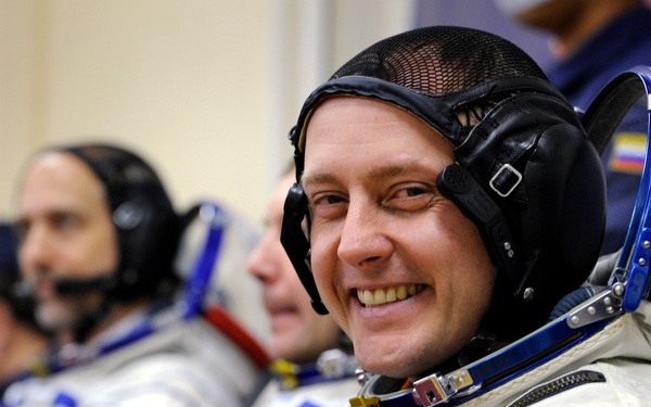 Expedition 18 Suit-up