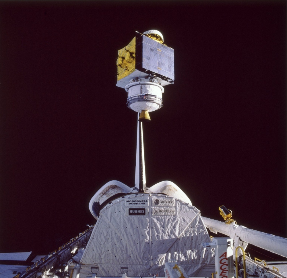 STS-61B Mission Onboard Photograph