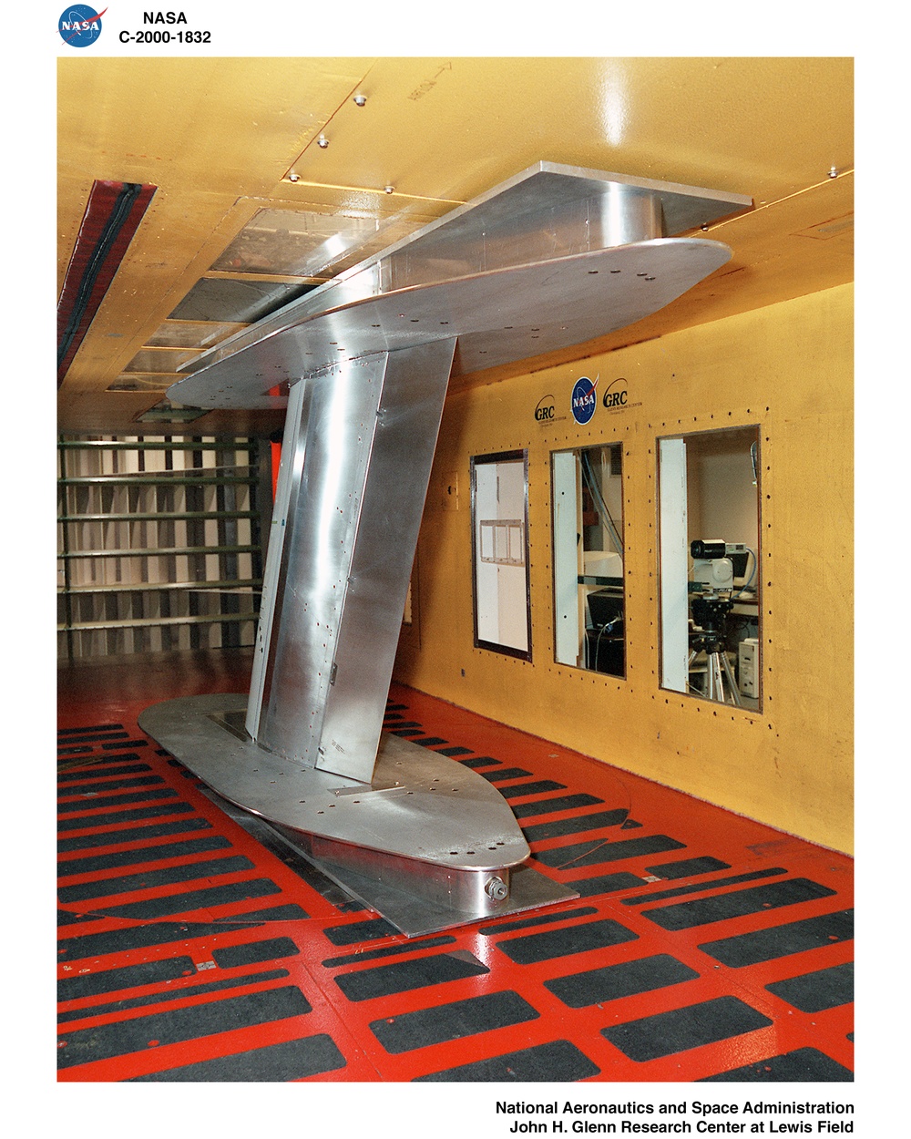 ERJ-170 HAMILTON SUNSTRAND IN THE ICING RESEARCH TUNNEL IRT