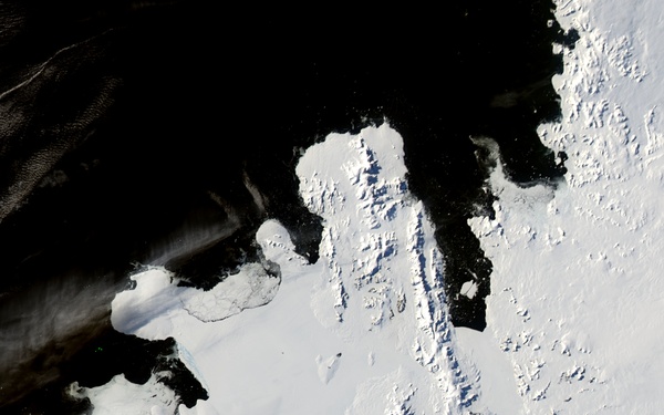 Wilkins Ice Shelf Disintegrates: Image of the Day