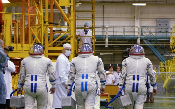 Expedition 10 Preflight