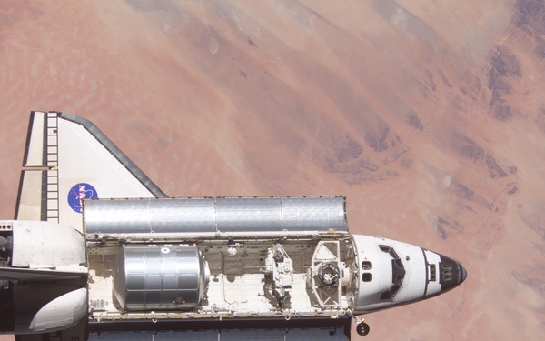 Endeavour on approach to ISS for mission STS-111 UF2 / Expedition Four
