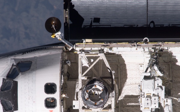 Endeavour on approach to ISS for mission STS-111 UF2 / Expedition Four