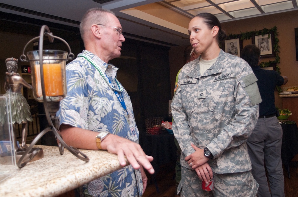 USO Hawaii celebrates airport center renovation in Honolulu