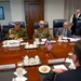 Carter meets with Iraqi general