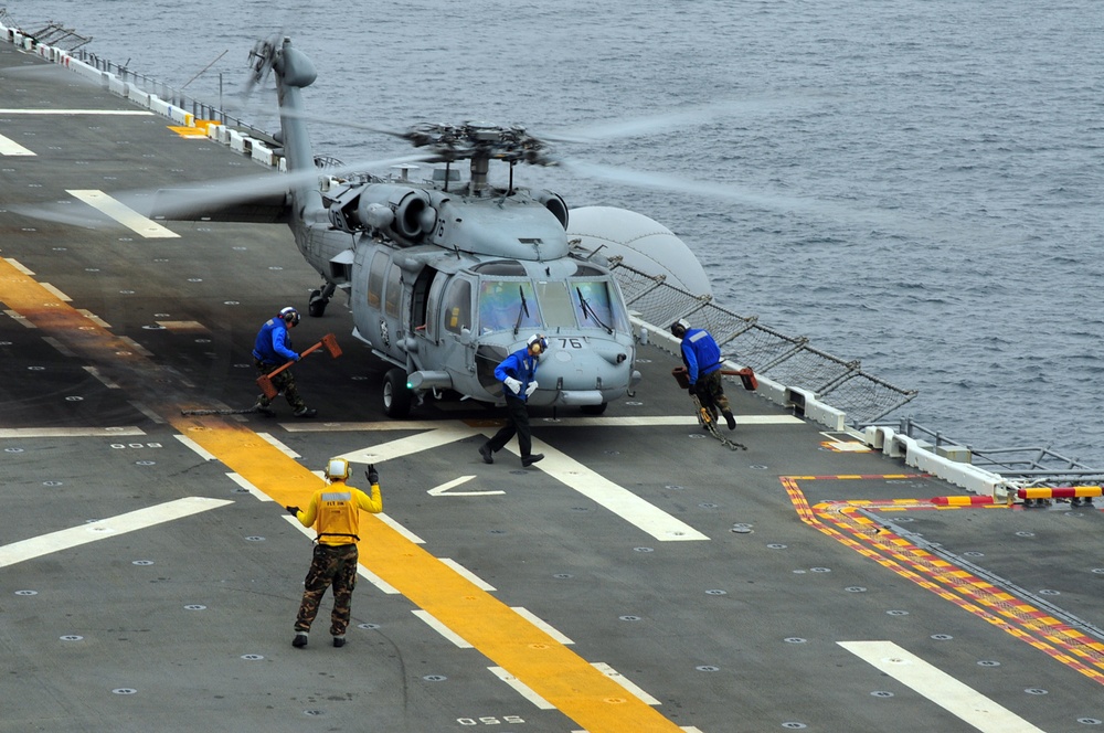 MH-60 Sea Hawk helicopter