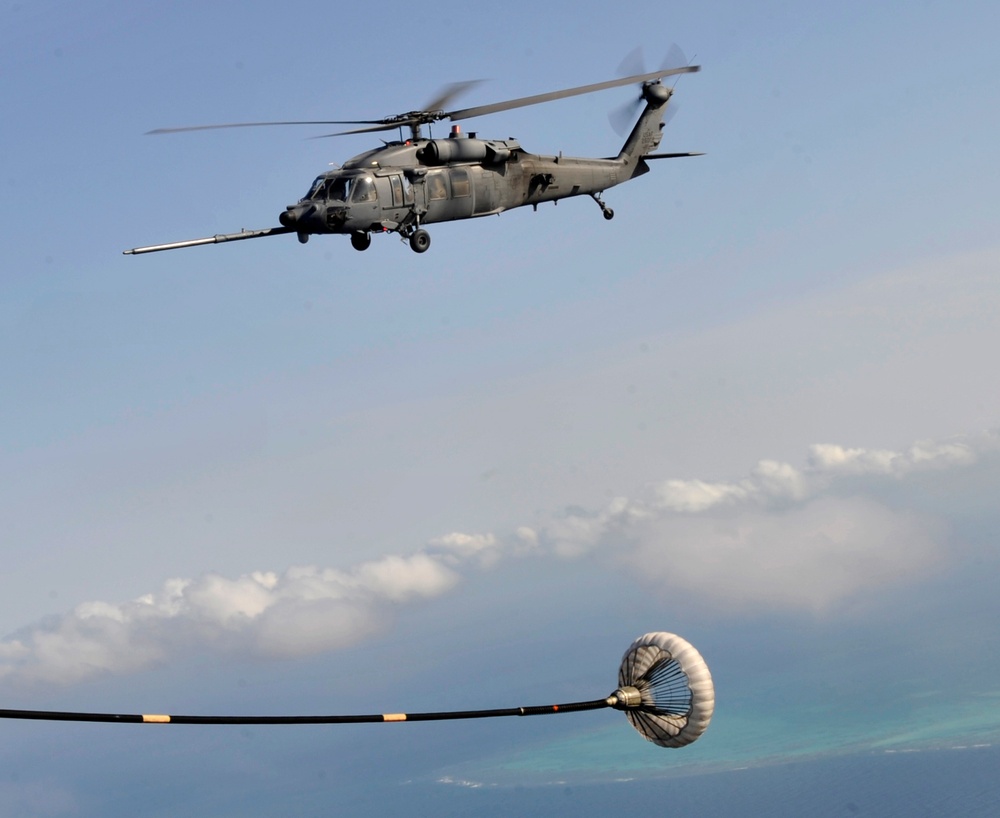 C-130P refuels CH-53s from HM-464 in Horn of Africa