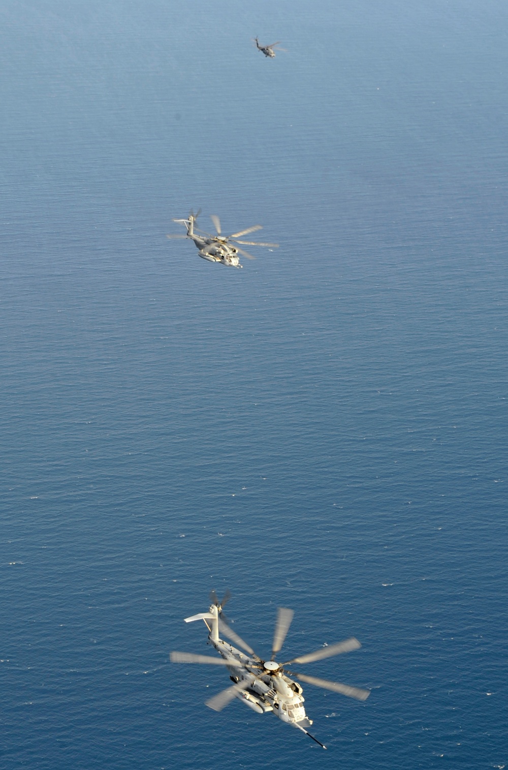 C-130P refuels CH-53s from HM-464 in Horn of Africa