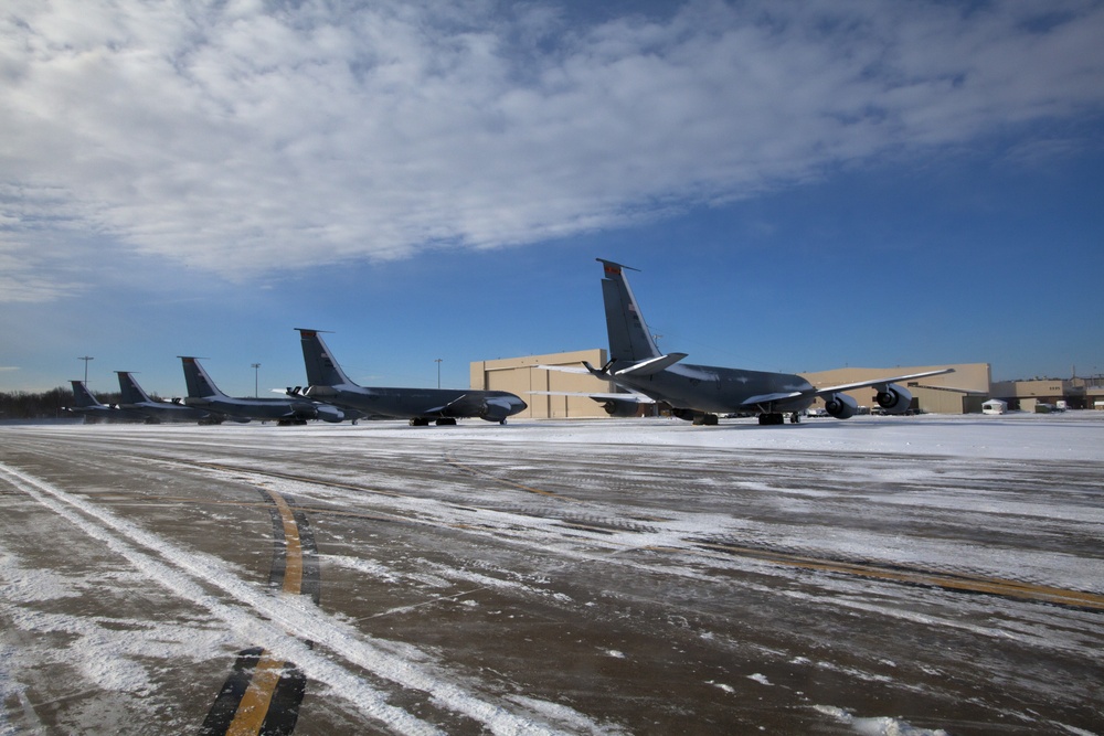 108th Wing removes snow from winter storm Nemo