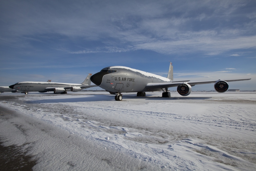 108th Wing removes snow from winter storm Nemo