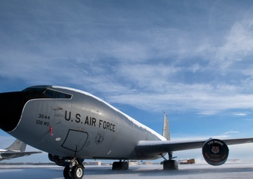 108th Wing removes snow from winter storm Nemo