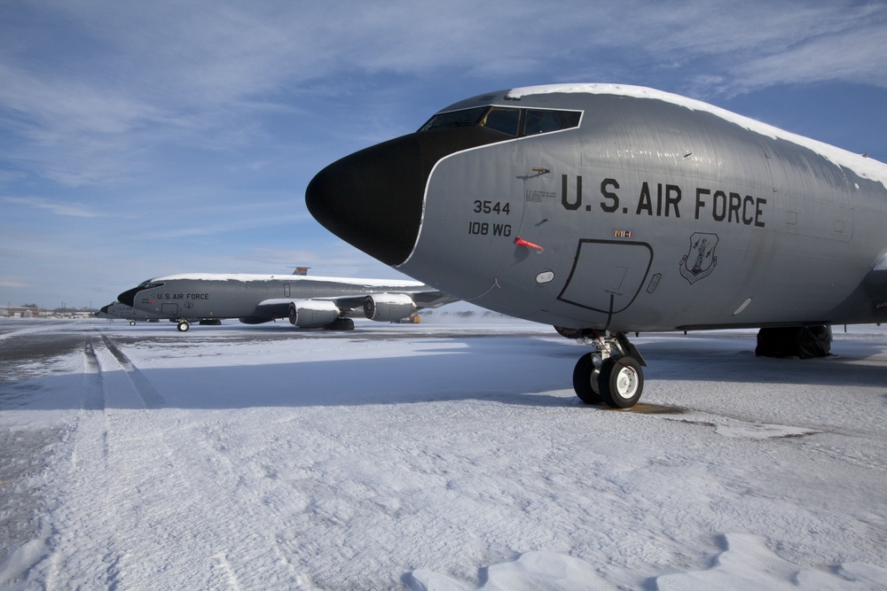 108th Wing removes snow from winter storm Nemo