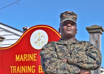 Combat instructor wins award for enthusiasm, hard work