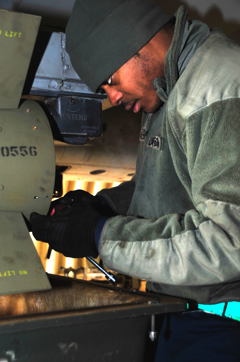 Airmen demonstrate A-10 weapons loading in Korea