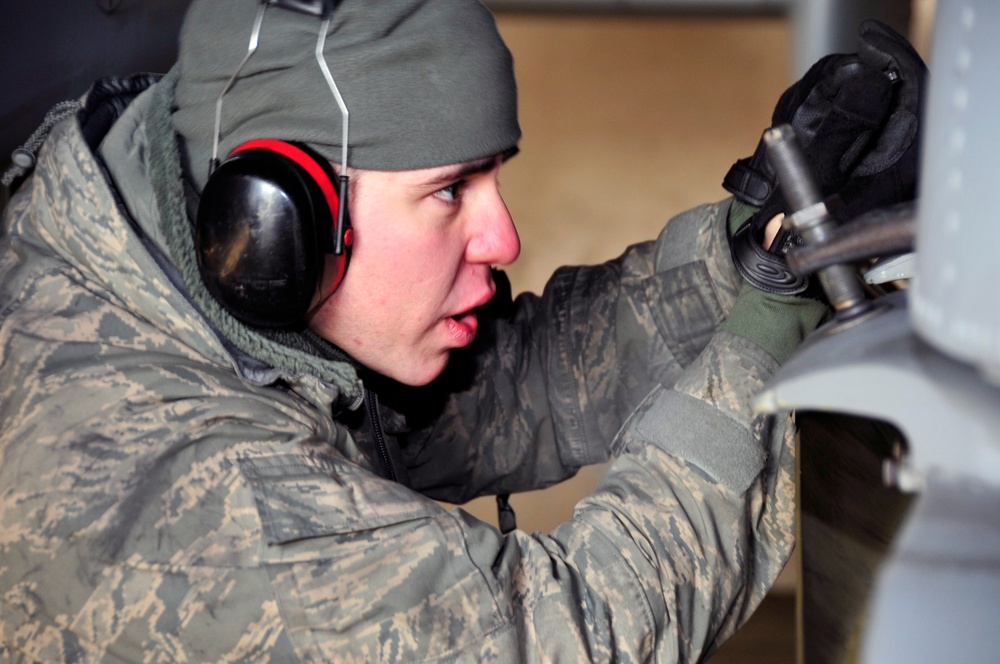 Airmen demonstrate A-10 weapons loading in Korea