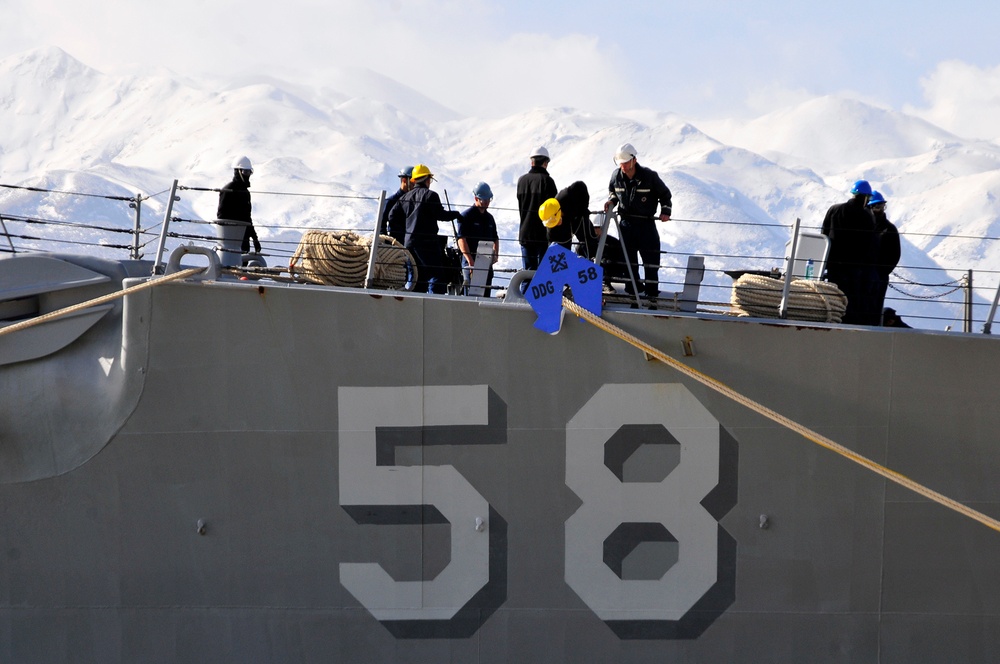 USS Laboon arrives in Souda Bay