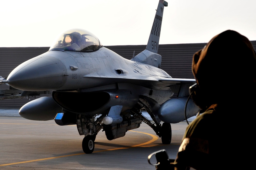 Flightline airmen MOPP up ORE