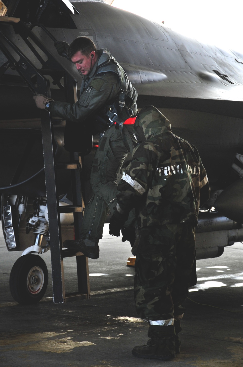 Flightline airmen MOPP up ORE