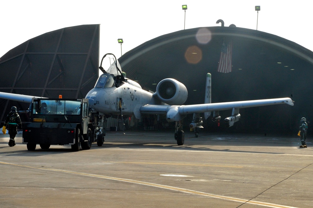 Flightline airmen MOPP up ORE