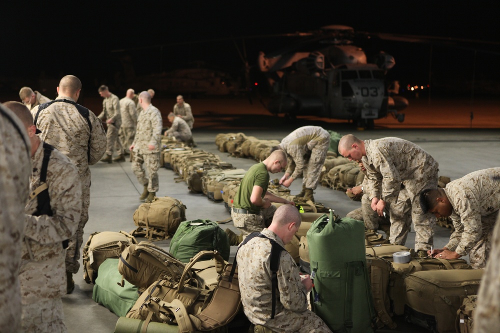 HMH-461 departs for Afghanistan