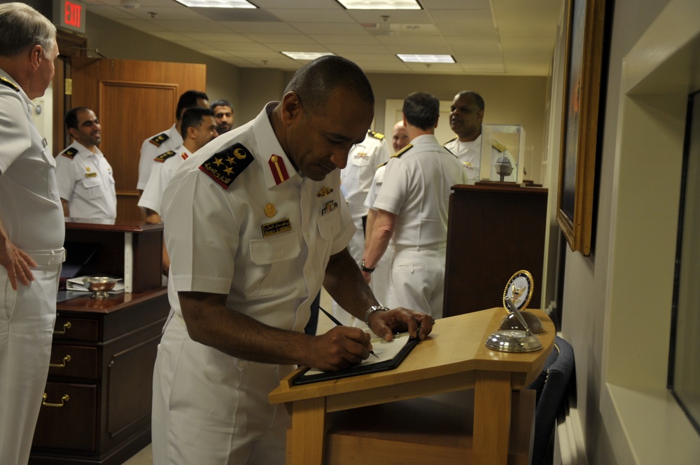 CNO meets with United Arab Emirates navy commander