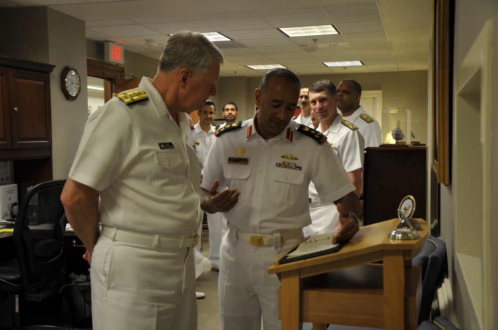 CNO meets with United Arab Emirates navy commander