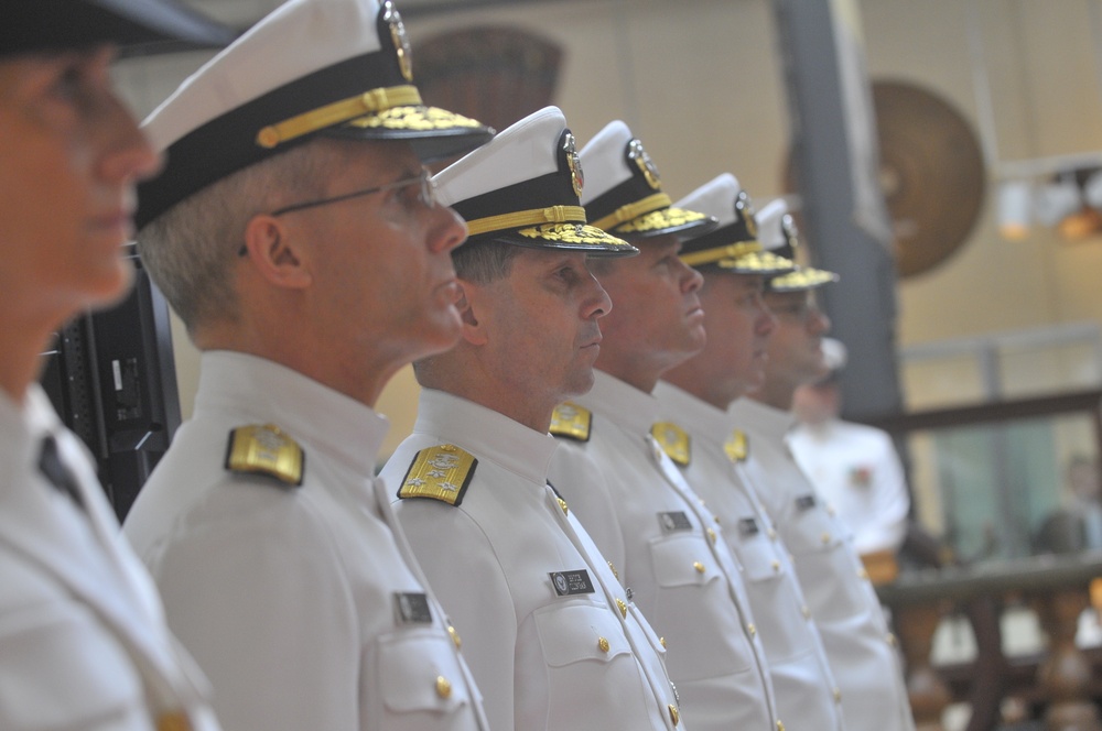 CNO meets with United Arab Emirates navy commander