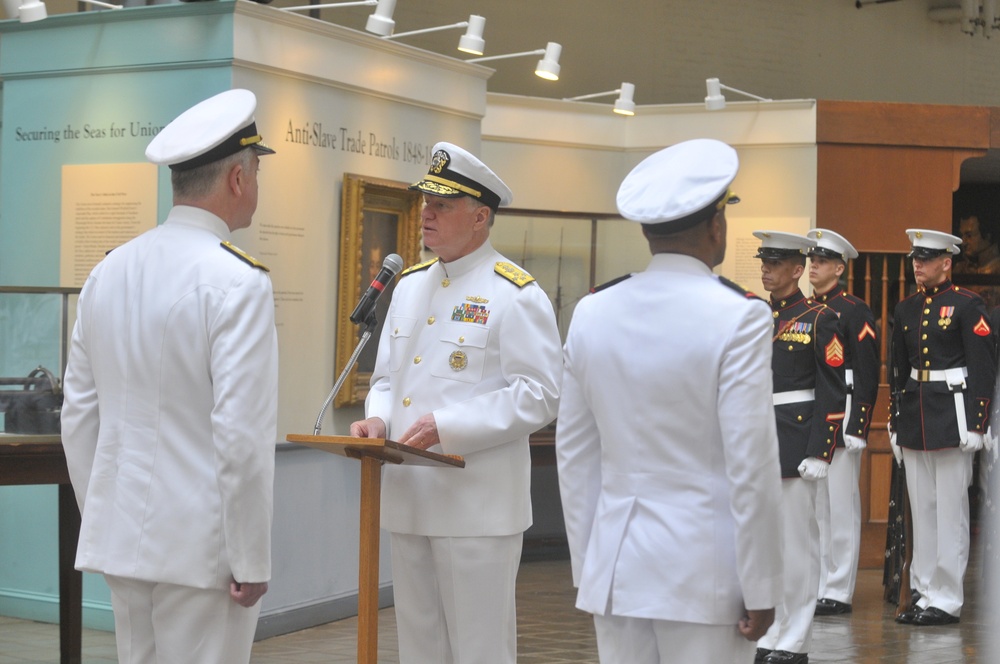 CNO meets with United Arab Emirates navy commander