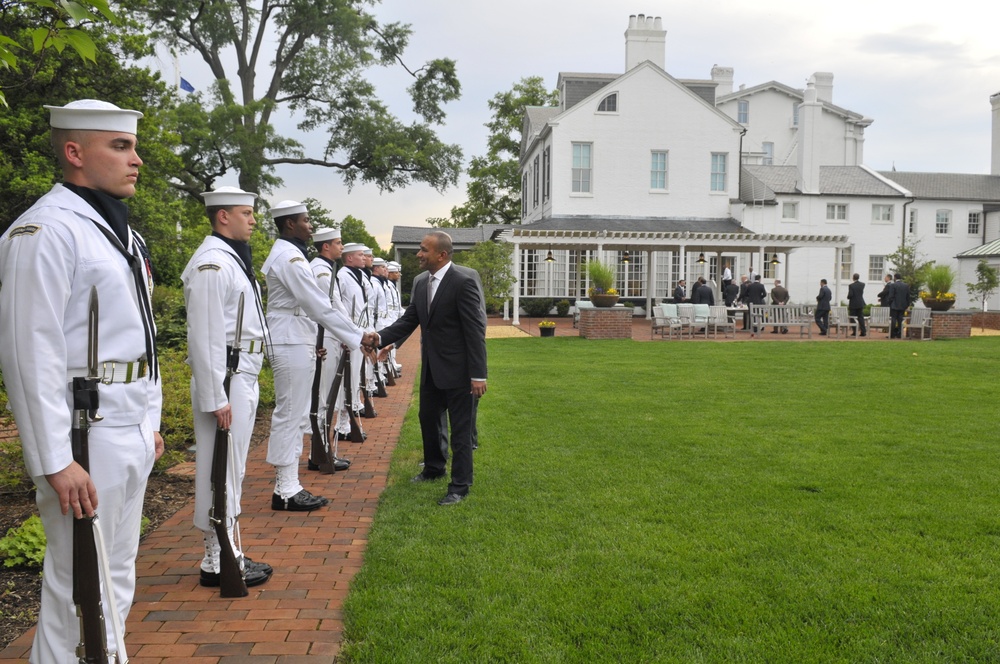 CNO meets with United Arab Emirates navy commander