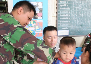 Multinational forces provide healthcare during Exercise Cobra Gold 2013