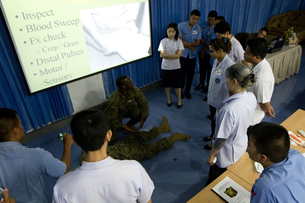 Combined Thai, US training in tactical combat casualty care