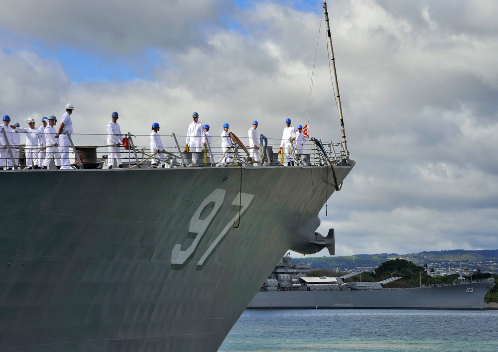 USS Halsey arrives at Joint Base Pearl Harbor-Hickam