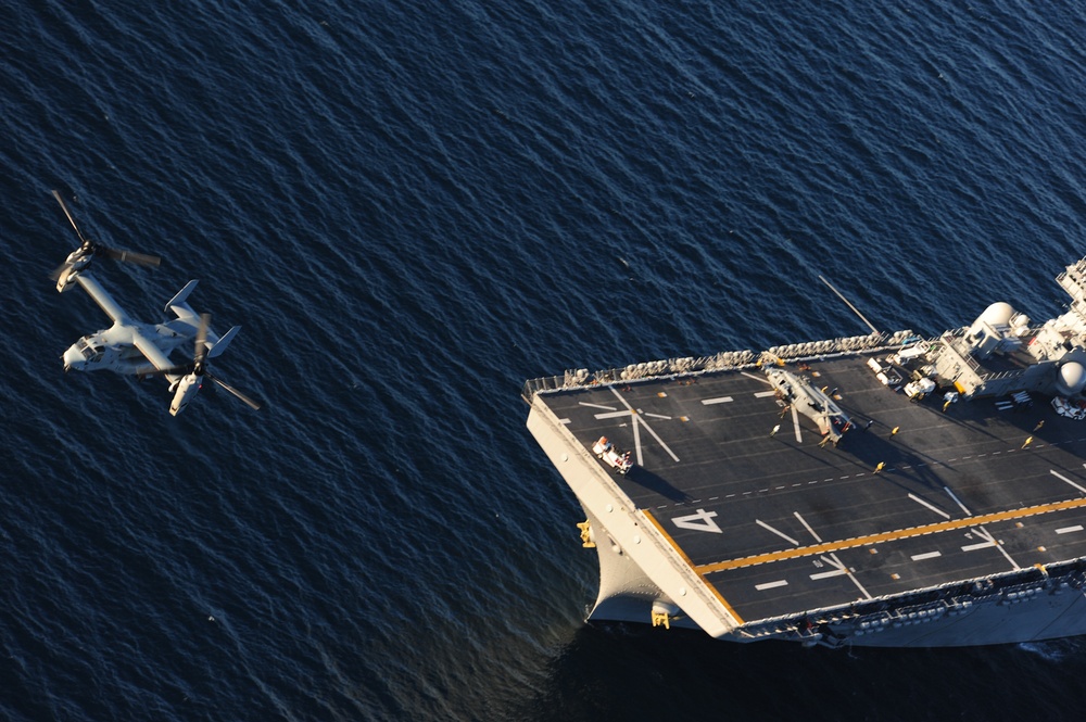 Osprey takes off from USS Boxer
