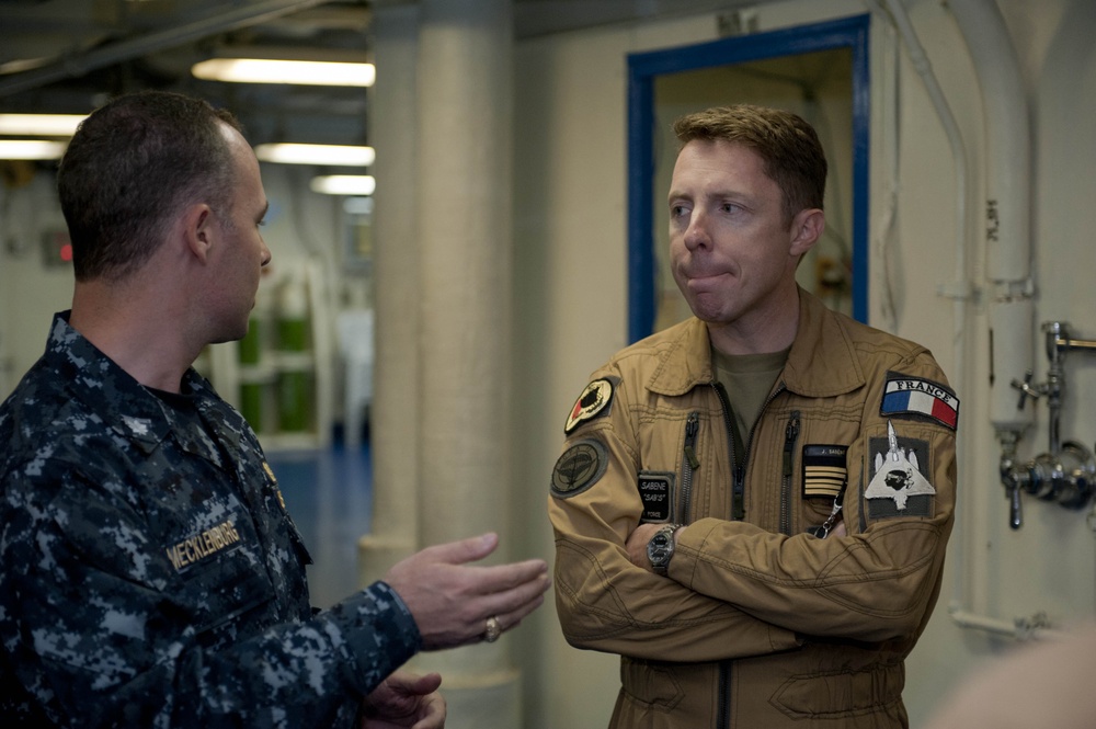 French colonel visits USS Peleliu