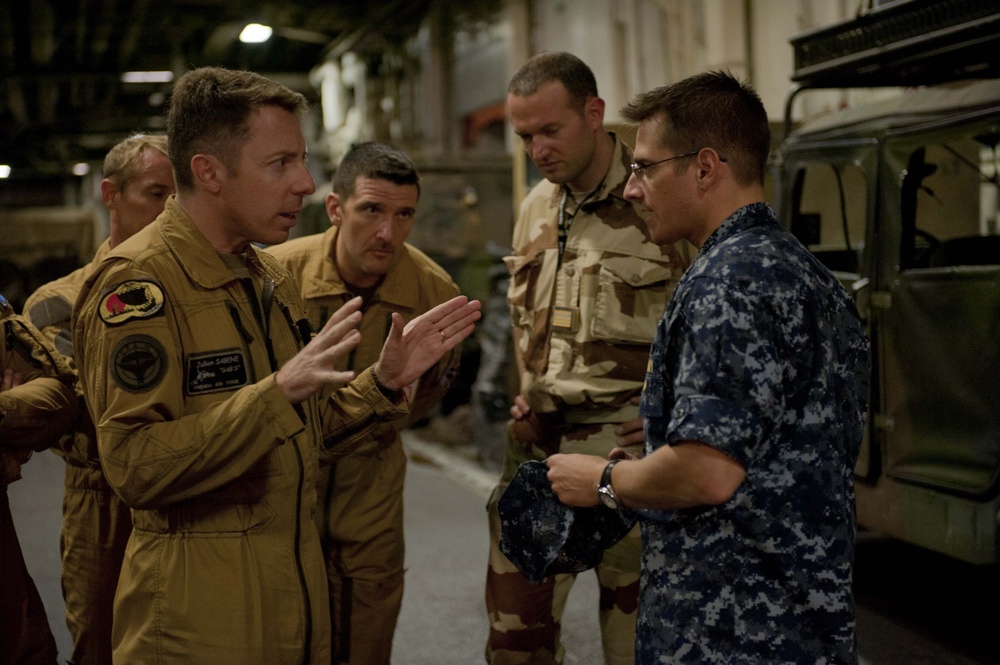 French colonel visits USS Peleliu