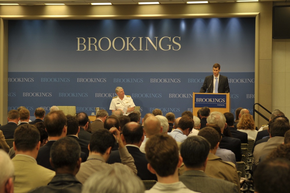 CNO attends, speaks at discussion forum