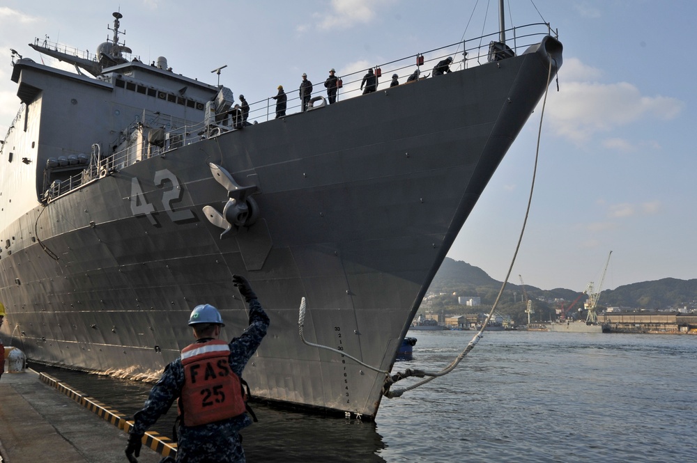 USS Germantown departs Sasebo