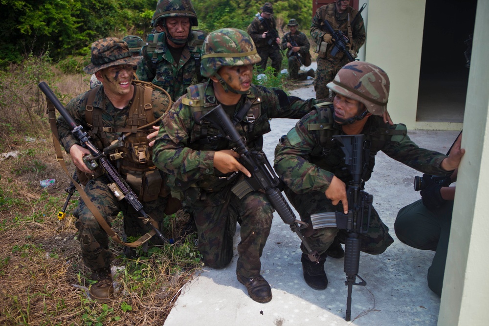 31st MEU, Thai Marines conduct bilateral boat raid