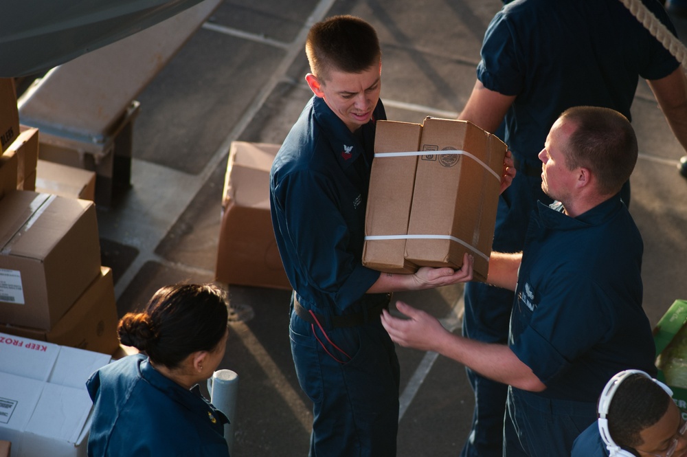 USS Mobile Bay replenishment