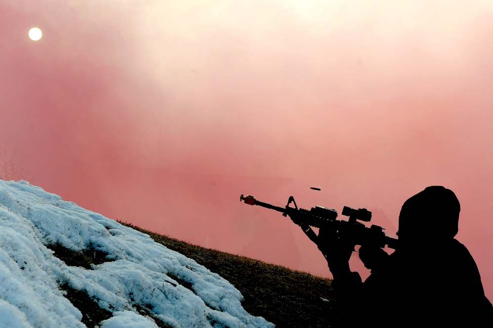 Airmen train, defend US, Korean assets Airmen train, defend US, Korean assets